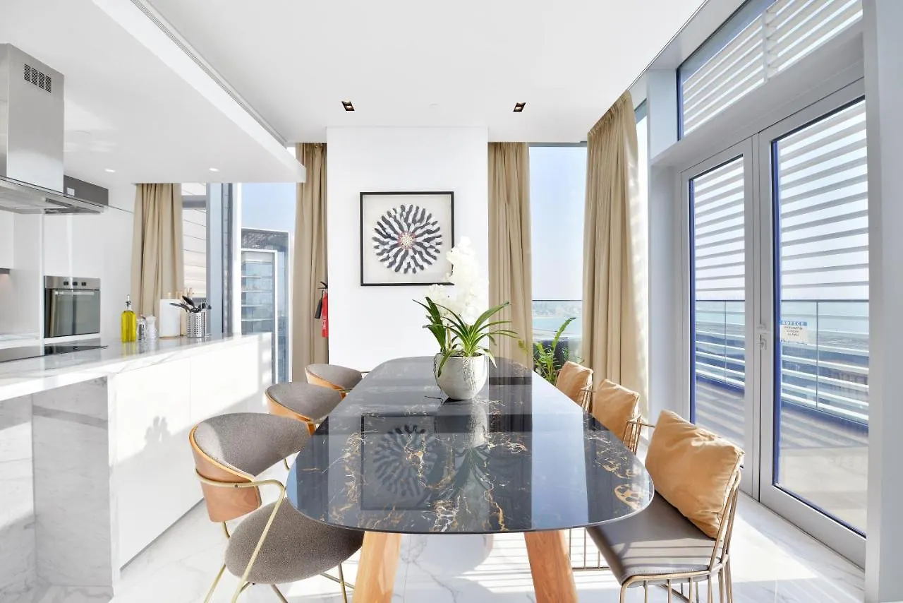 Luxe 3 Bedroom Oceanfront Apartment In The Heart Of Bluewaters Island Dubai