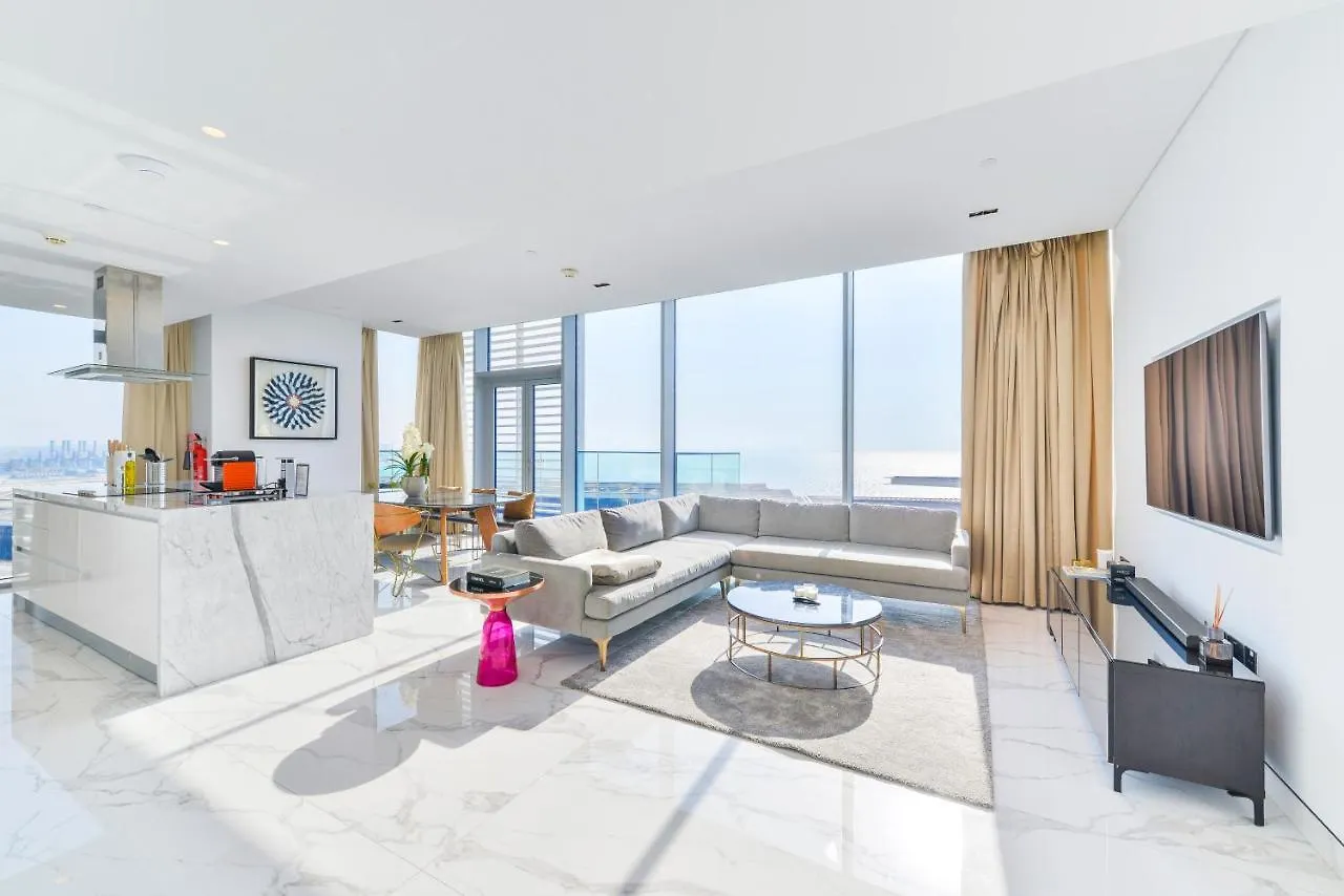 Luxe 3 Bedroom Oceanfront Apartment In The Heart Of Bluewaters Island Dubai