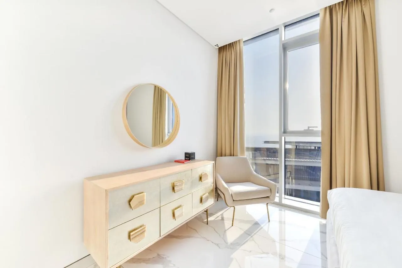 Luxe 3 Bedroom Oceanfront Apartment In The Heart Of Bluewaters Island Dubai